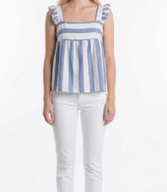 Blusa de tirantes con rayas azules y blancas para mujer con volantes en los hombros vista frontal.